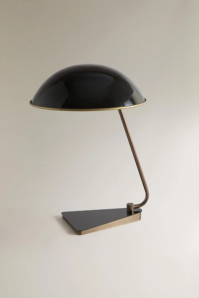 METAL TABLE LAMP