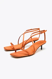 SATIN-EFFECT CROSSED STRAP SANDALS