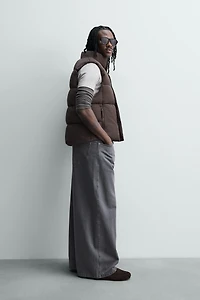 GILET SANS MANCHES MATELASSÉ COUPE COURTE