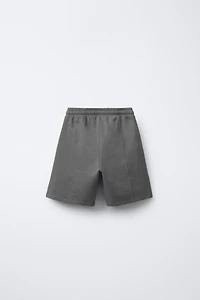 GRAFFITI TEXT STRAIGHT SHORTS