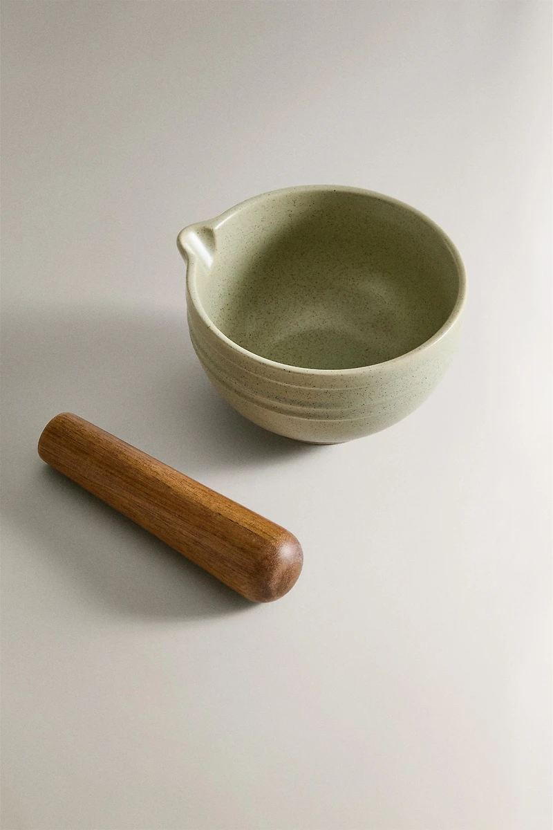 STONEWARE MORTAR AND PESTLE