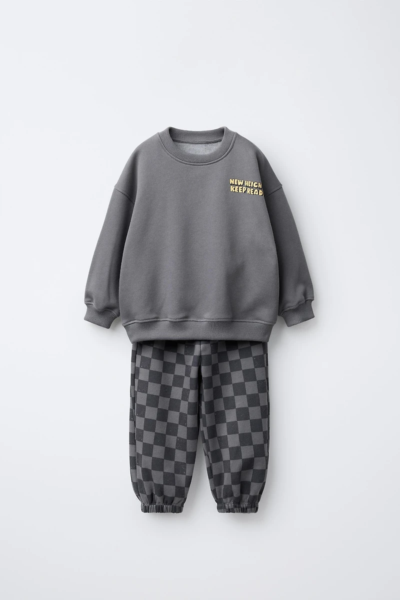 CHECKERBOARD SWEATSHIRT AND PANTS JOGGING SET