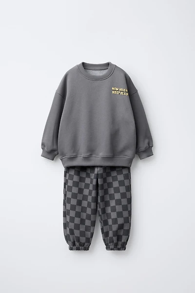 CHECKERBOARD SWEATSHIRT AND PANTS JOGGING SET
