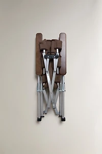 CHAISE PLIANTE AVEC POIGNÉE ET ACCOUDOIRS