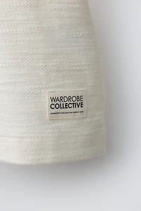 ENSEMBLE CHEMISE ET BERMUDA TEXTURÉS AVEC ÉTIQUETTE