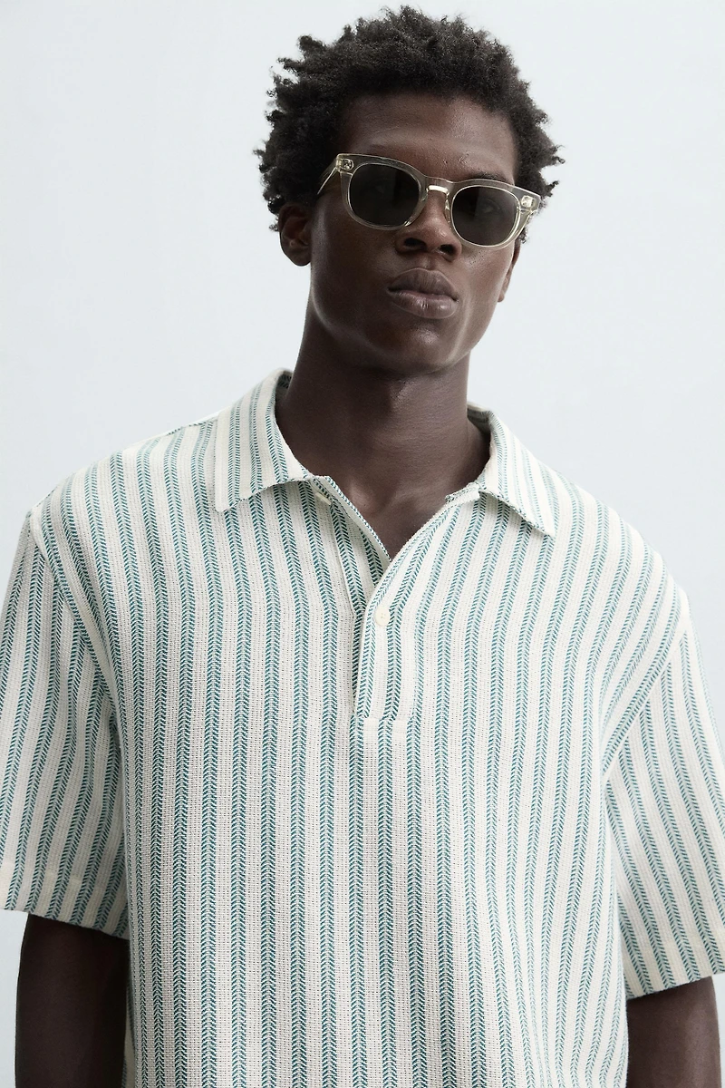 CHEMISE POLO STRUCTURÉE À CHEVRONS