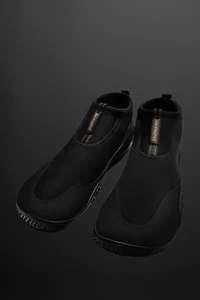 WATER SHOES X VIBRAM®