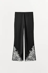 PANTALON SATINÉ AVEC DÉTAILS EN DENTELLE