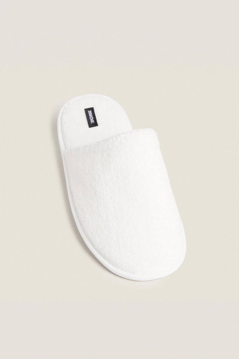 CHAUSSONS SERVIETTE DE BAIN