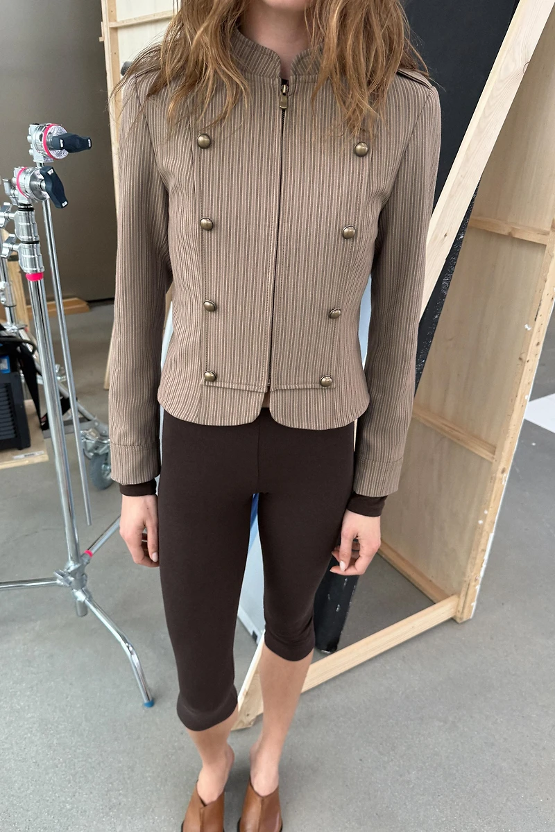 VESTE AJUSTÉE À RAYURES