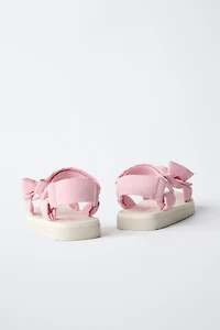 BOW QUILTED SANDALS