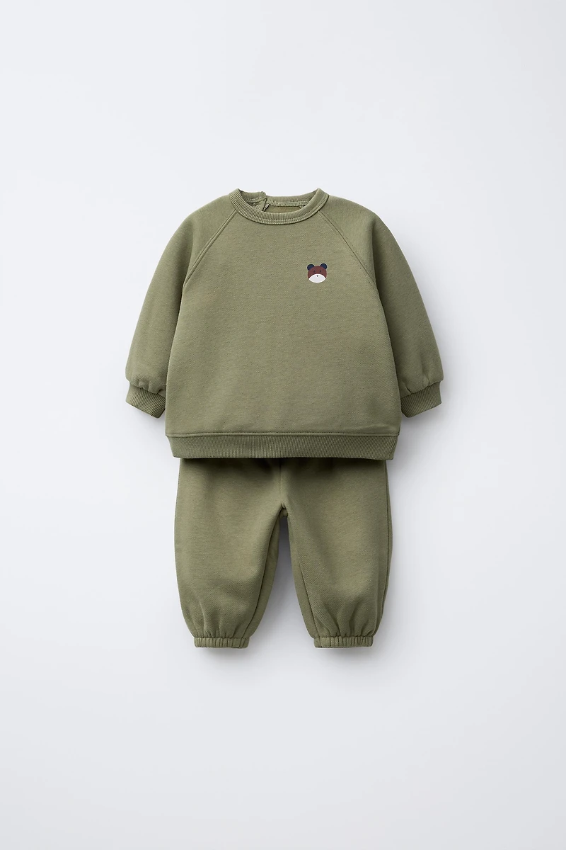 PRINT SWEATSHIRT AND JOGGER SET