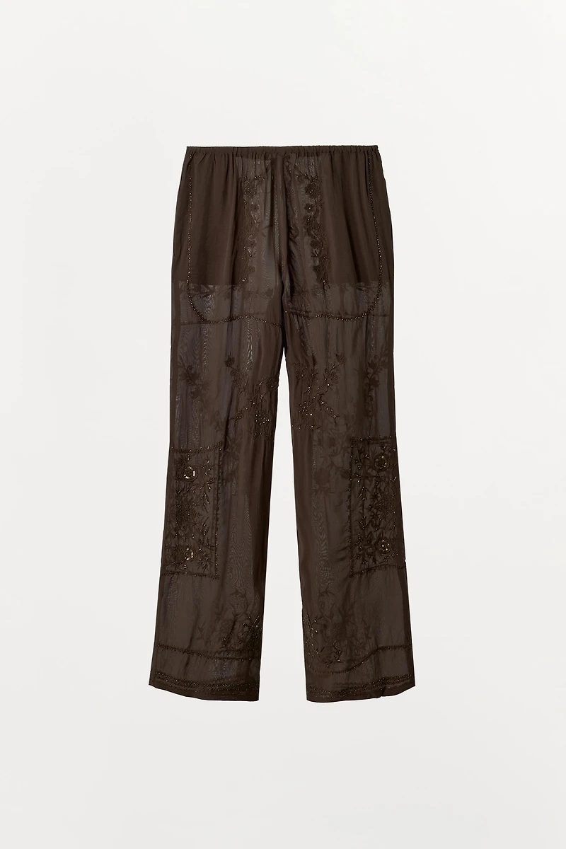 PANTALON BRODERIES ET FANTAISIES