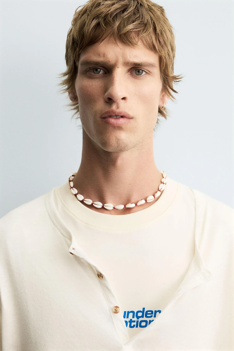 T-SHIRT IMPRIMÉS CONTRASTANTS