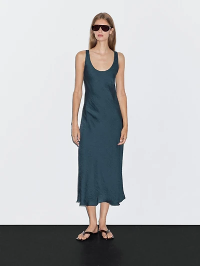 Round neck satin dress