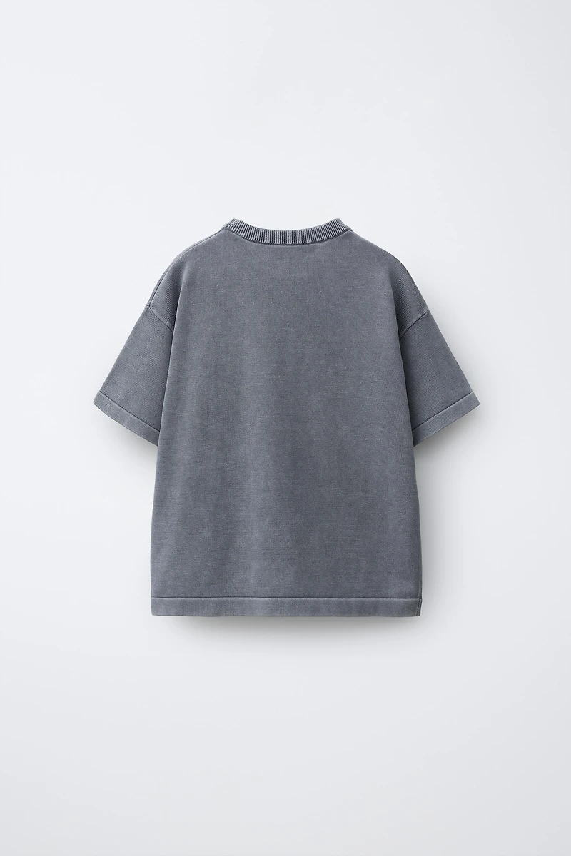 T-SHIRT EN MAILLE EFFET DÉLAVÉ