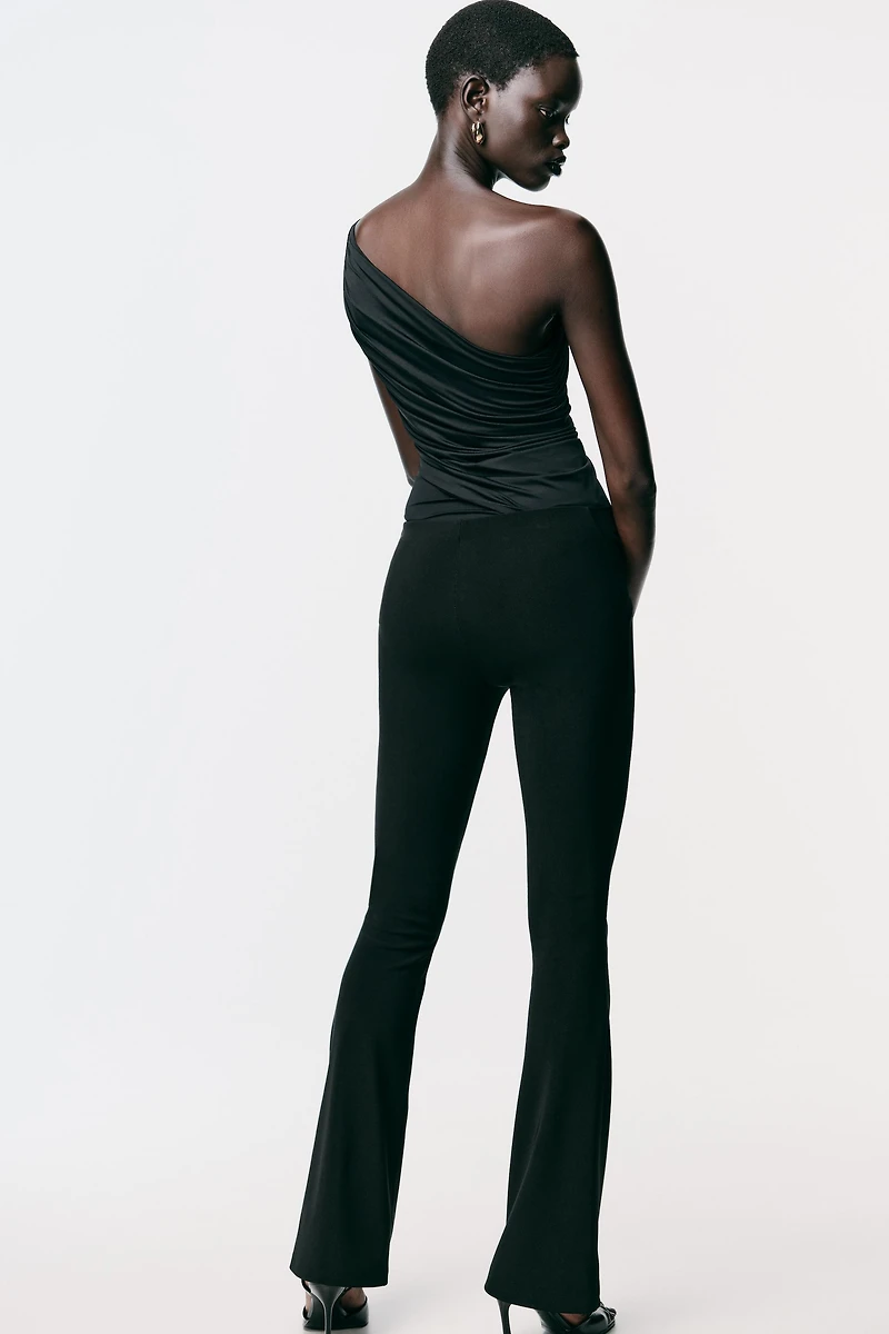 METAL APPLIQUÉ LEGGINGS