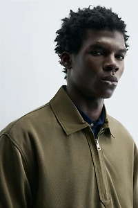 POLO DÉLAVÉ EN PIQUÉ STRUCTURÉ