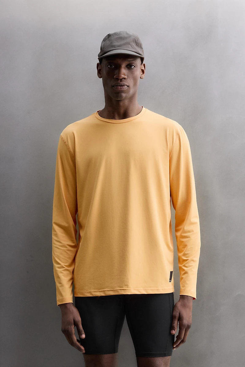 T-SHIRT TECHNIQUE BASIQUE À MANCHES LONGUES