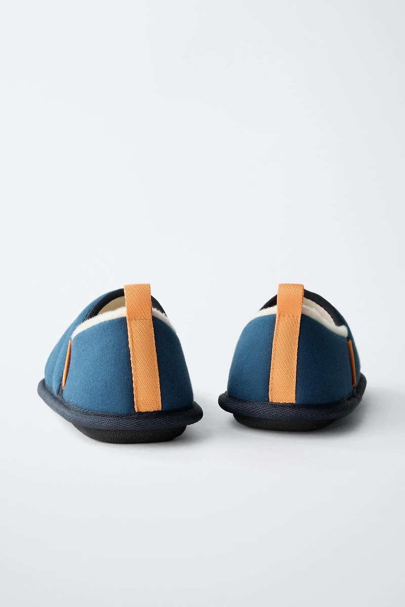 DETAIL HOME SLIPPERS