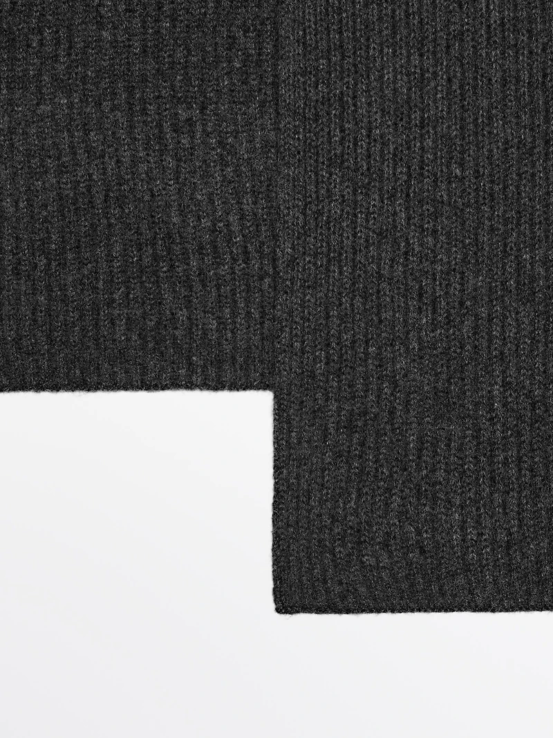Ribbed 100% cashmere scarf