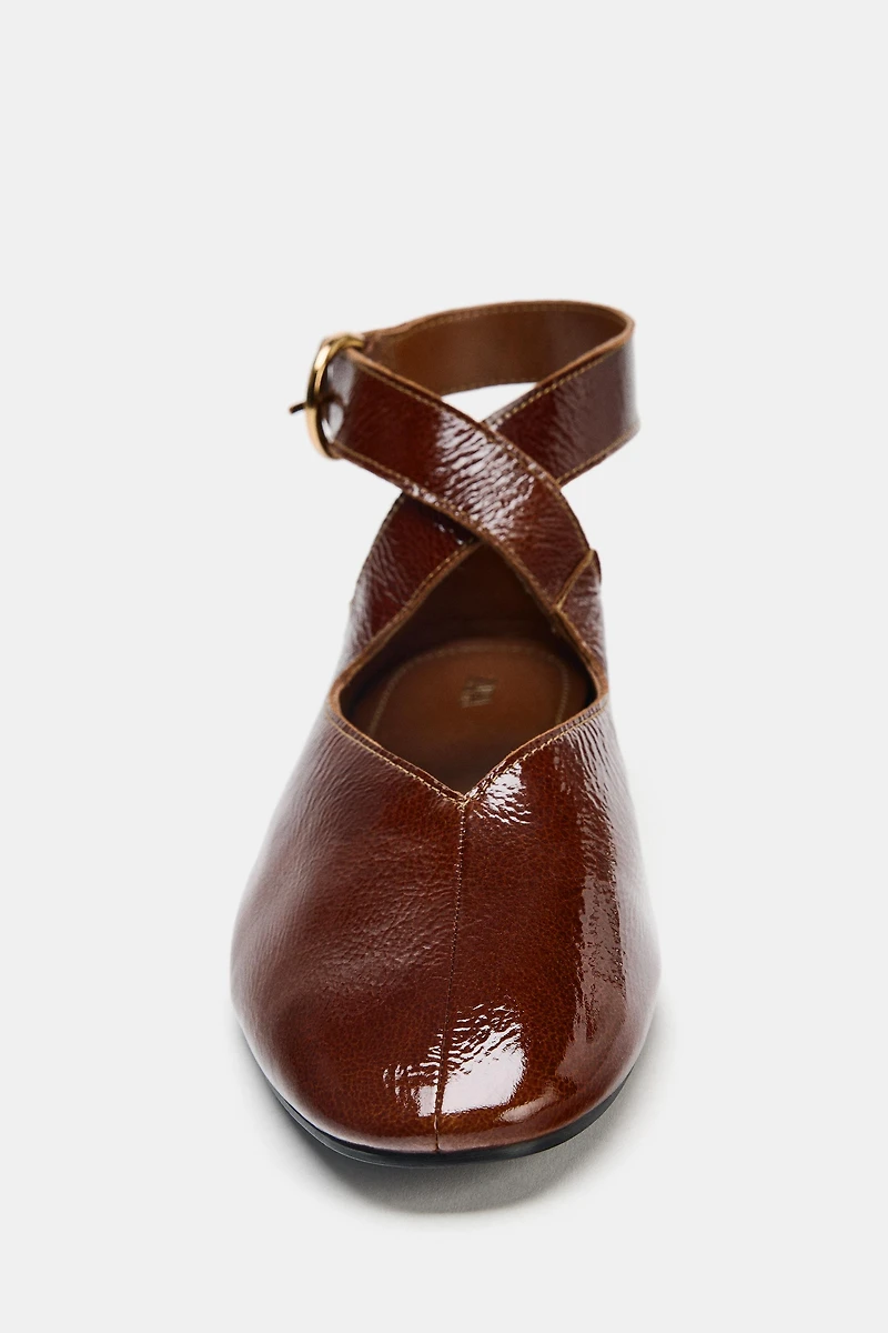 PATENT EFFECT BUCKLE BALLET FLATS