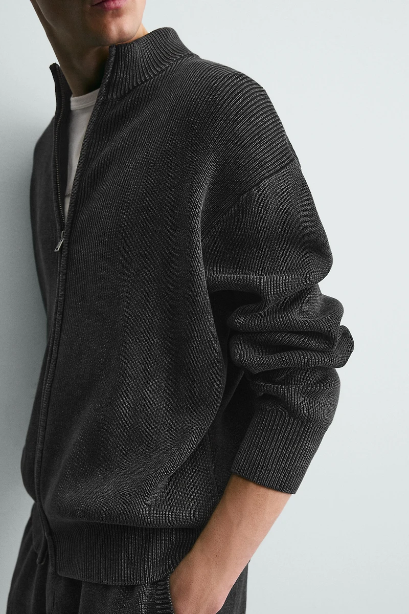 GILET EN MAILLE STRUCTURÉE LAVÉE