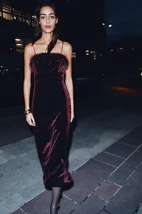 ROBE MI-LONGUE EN VELOURS AVEC FANTAISIE EFFET FOURRURE