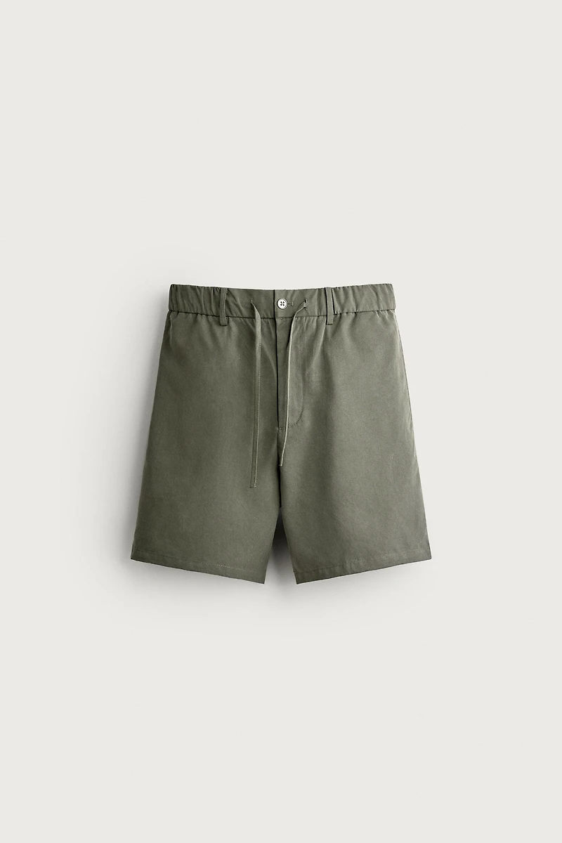 RELAXED FIT FLOWY SHORTS