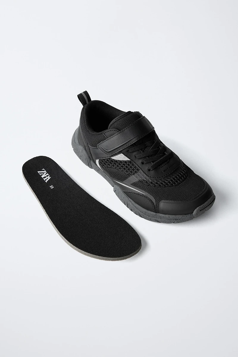 BAREFOOT SNEAKERS