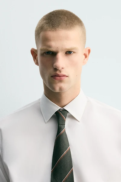 100% SILK STRIPED JACQUARD TIE