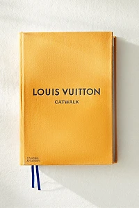 LIVRE LOUIS VUITTON CATWALK