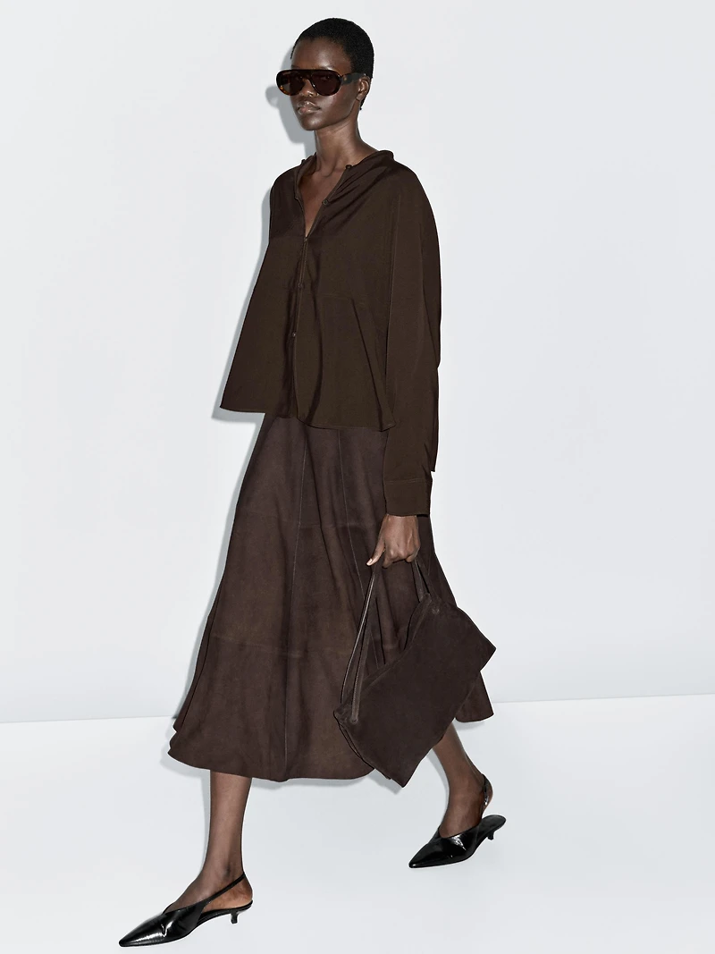 Stand collar shirt with front seam