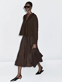 Stand collar shirt with front seam