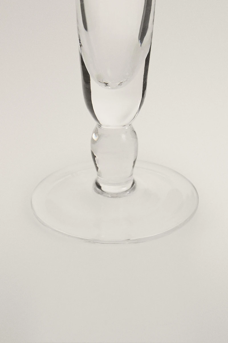 FLOWER-SHAPED GLASS VASE