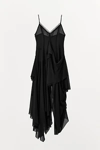 ROBE À BRETELLES VOLANTS DENTELLE