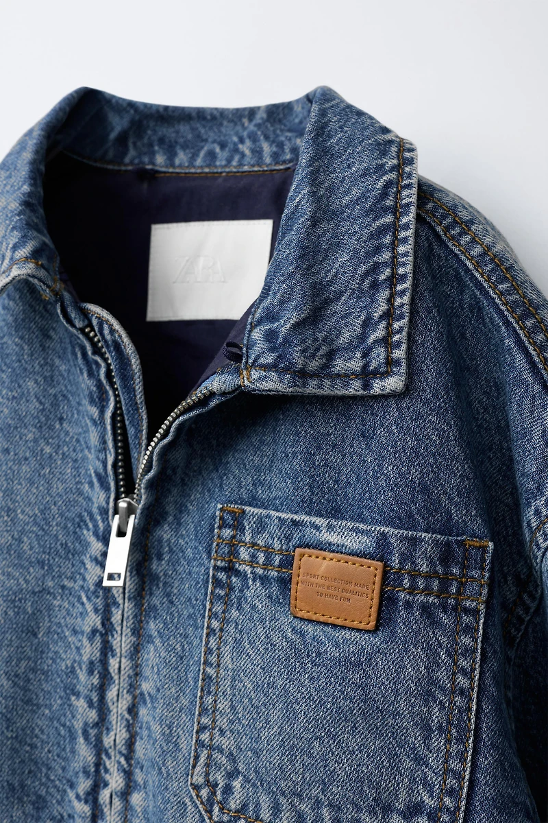 VESTE EN DENIM À CAPUCHE MOLLETON DÉTACHABLE