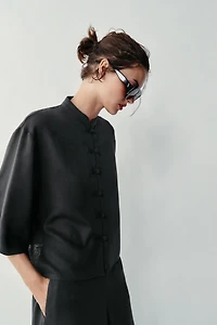LINEN SHIRT WITH FROG FASTENING