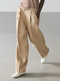 Flowing linen trousers with darts