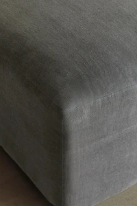 WASHED LINEN POUF