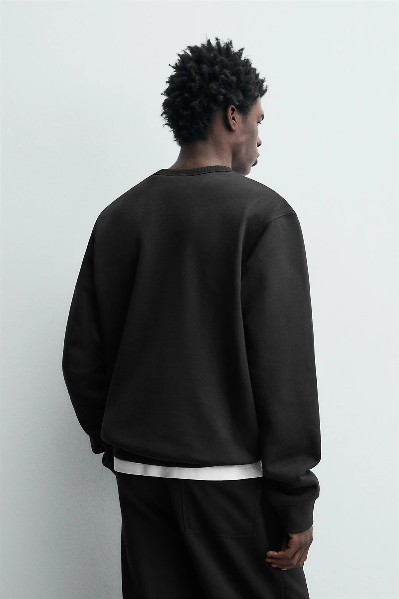 BASIC CREWNECK SWEATSHIRT