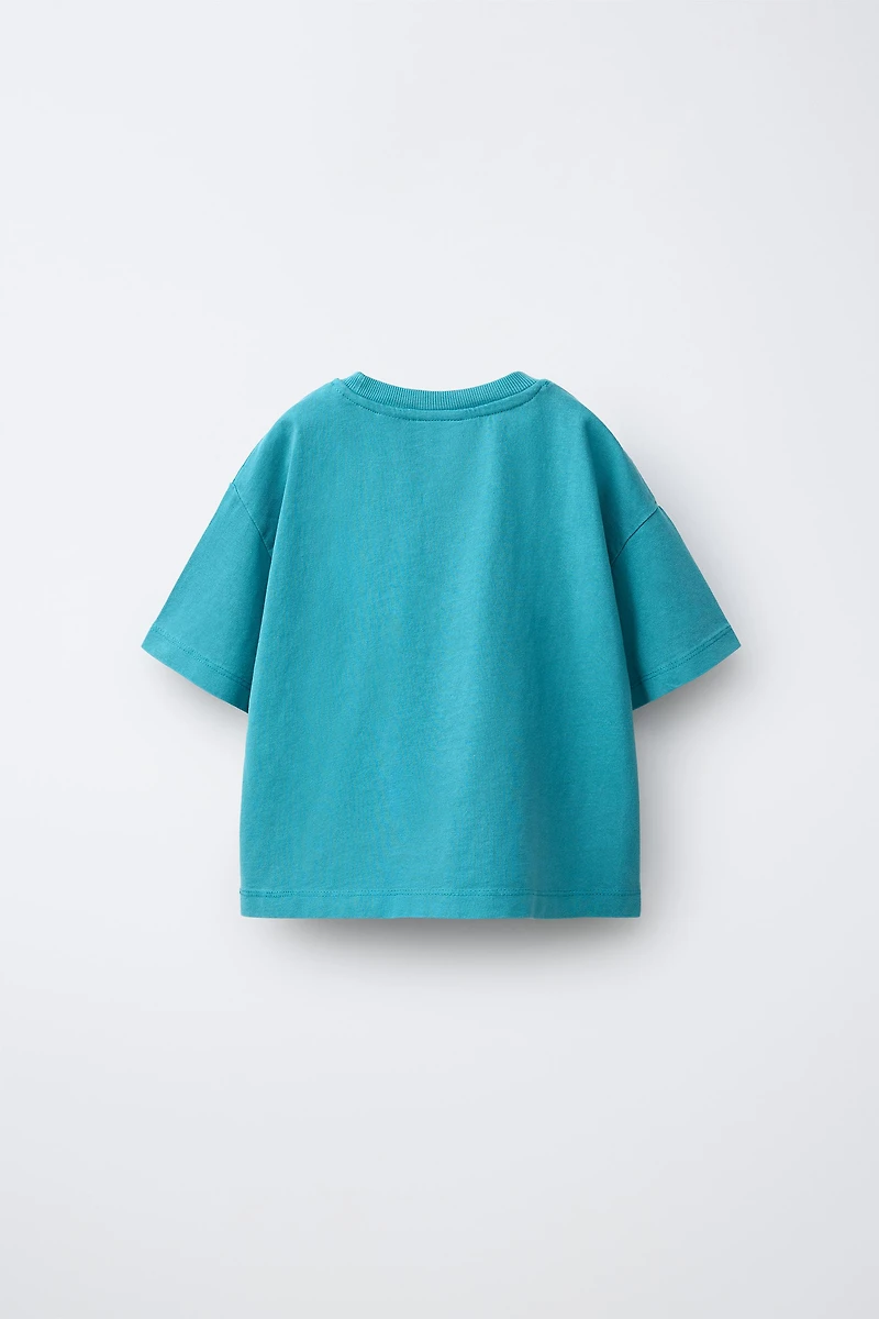 T-SHIRT TEINT EN PIÈCE À POCHE