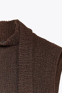 TEXTURED SCARF TOP