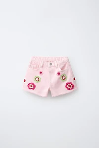 SHORT EN SERGÉ À FLEURS CROCHET