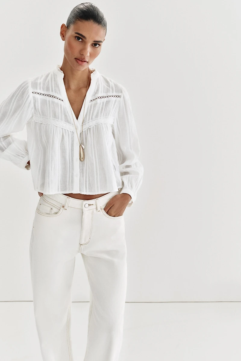CHEMISE COURTE AVEC DENTELLE