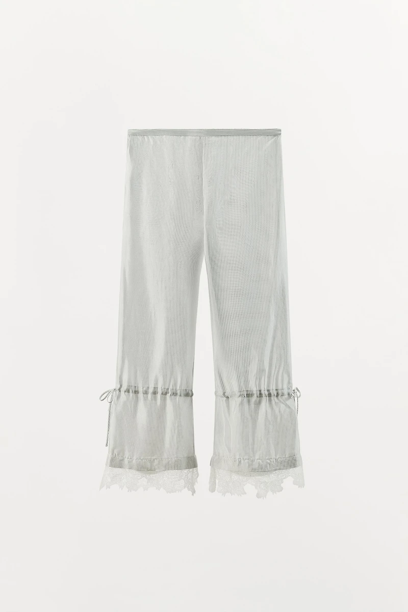 STRIPED LACE CAPRI PANTS