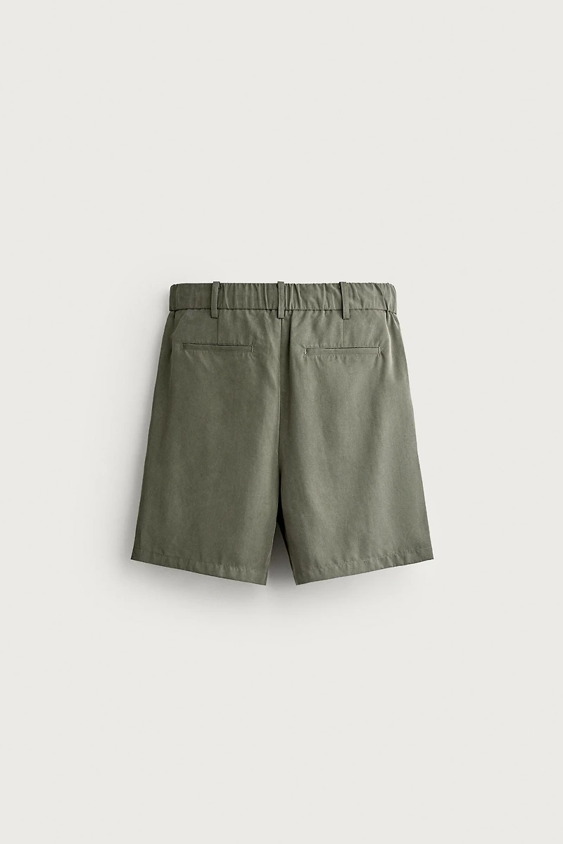 RELAXED FIT FLOWY SHORTS