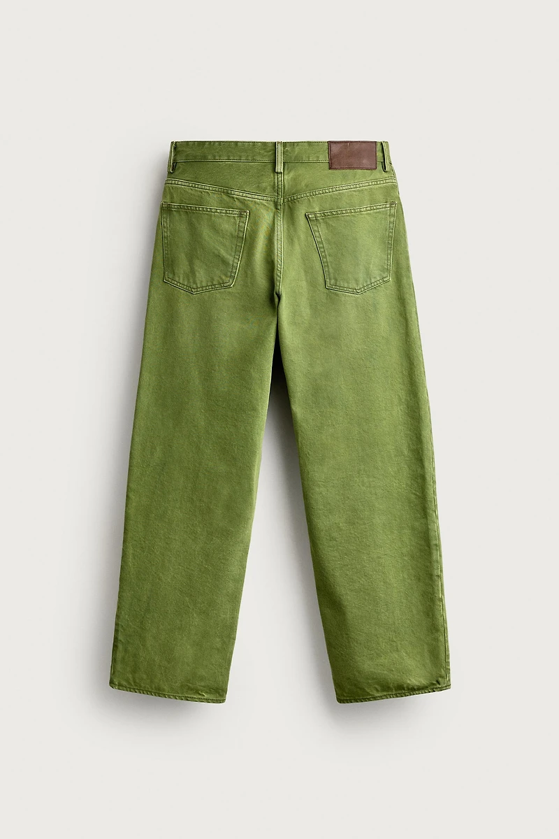 WASHED STRAIGHT-FIT JEANS