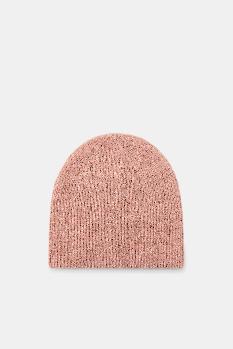 RIBBED KNIT BEANIE HAT