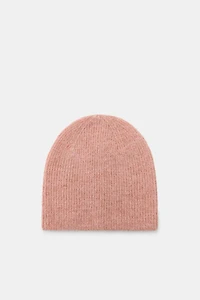 RIBBED KNIT BEANIE HAT